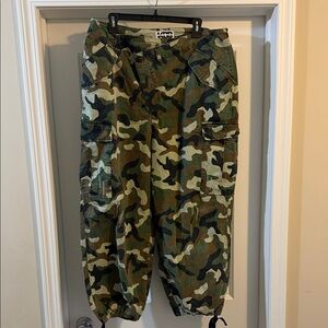 NWOT KBB by Kahlana “The Cargo Jogger”